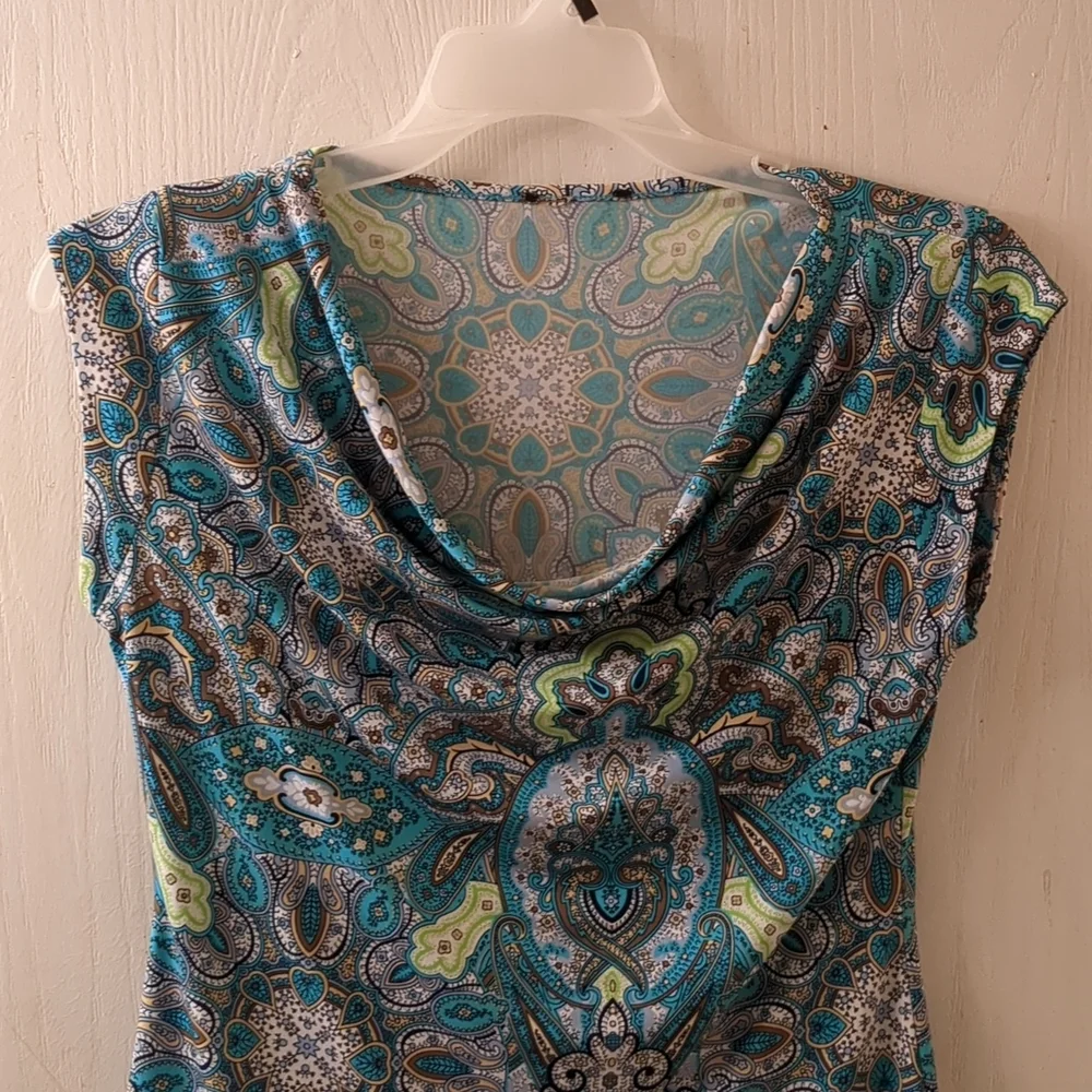 Colorfully designed blouse - Picture 2 of 8